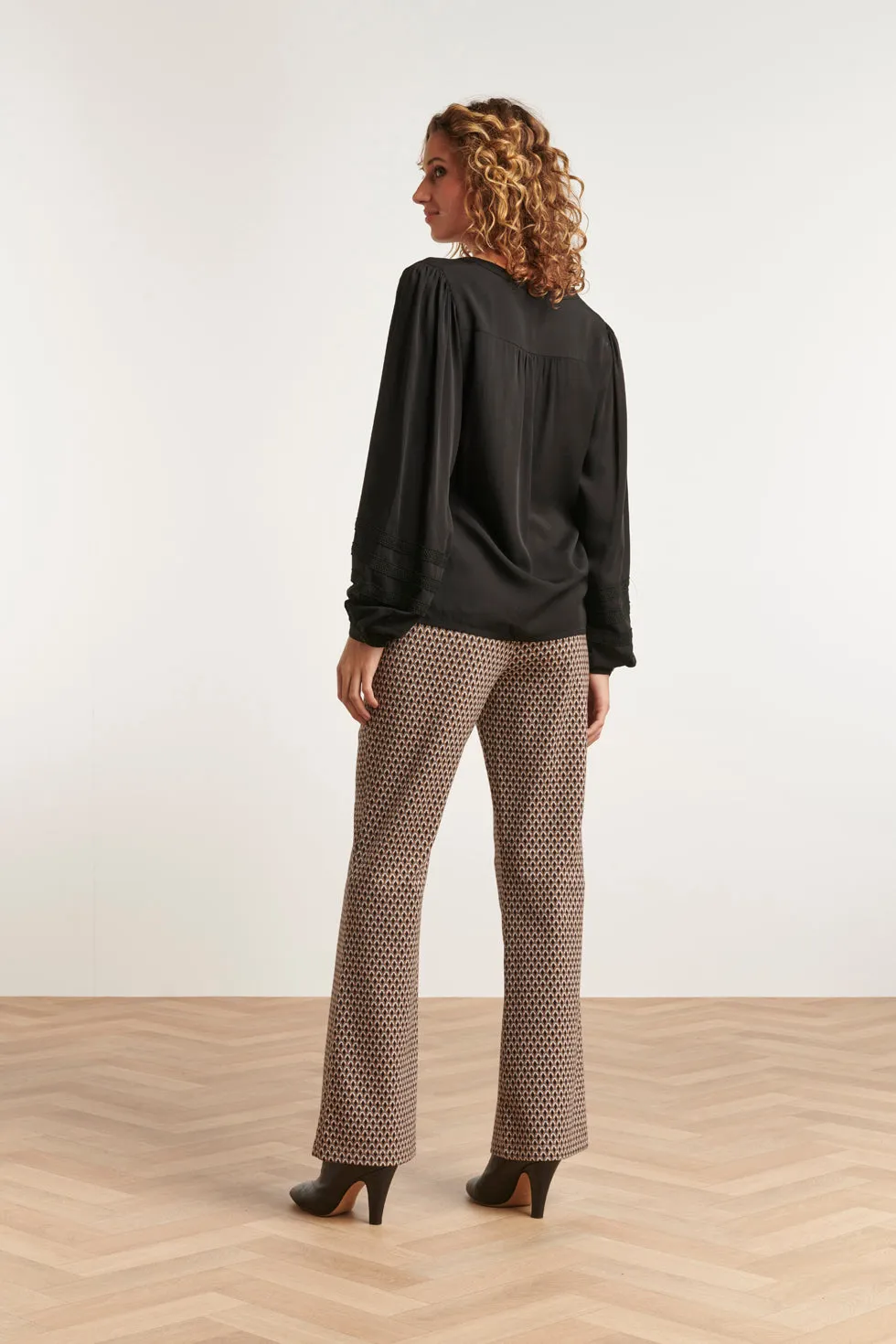 23569 Vintage Flared Pantsretro Neutraal E Print | Black-Brown