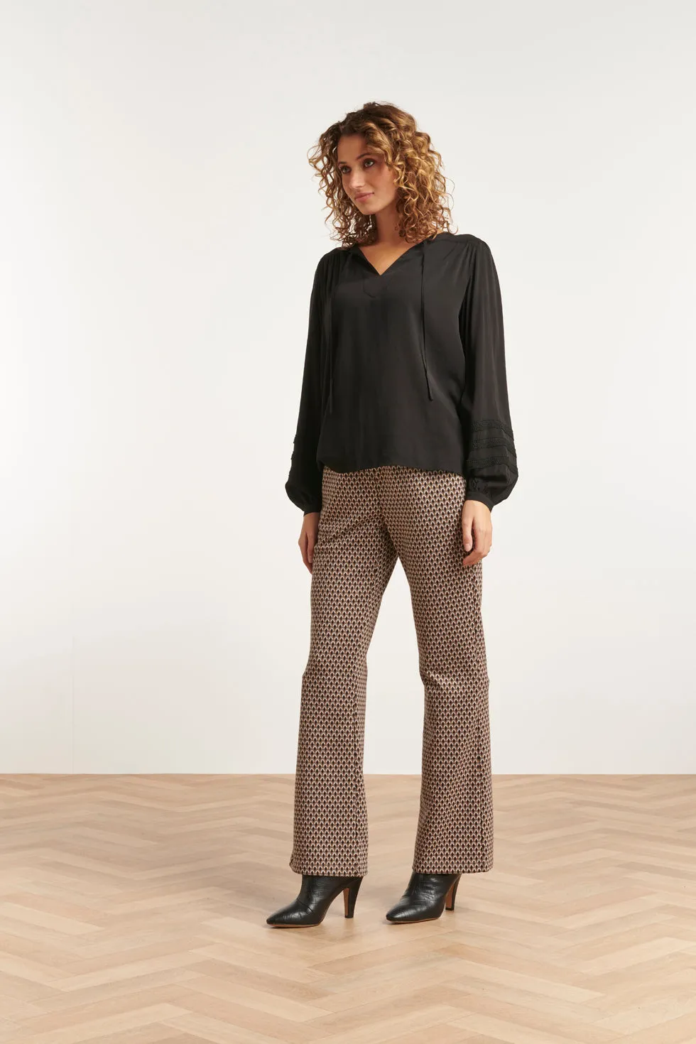23569 Vintage Flared Pantsretro Neutraal E Print | Black-Brown