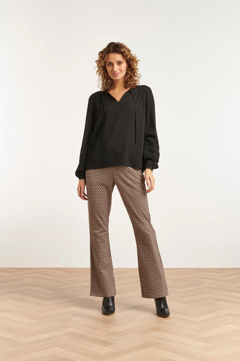 23569 Vintage Flared Pantsretro Neutraal E Print | Black-Brown
