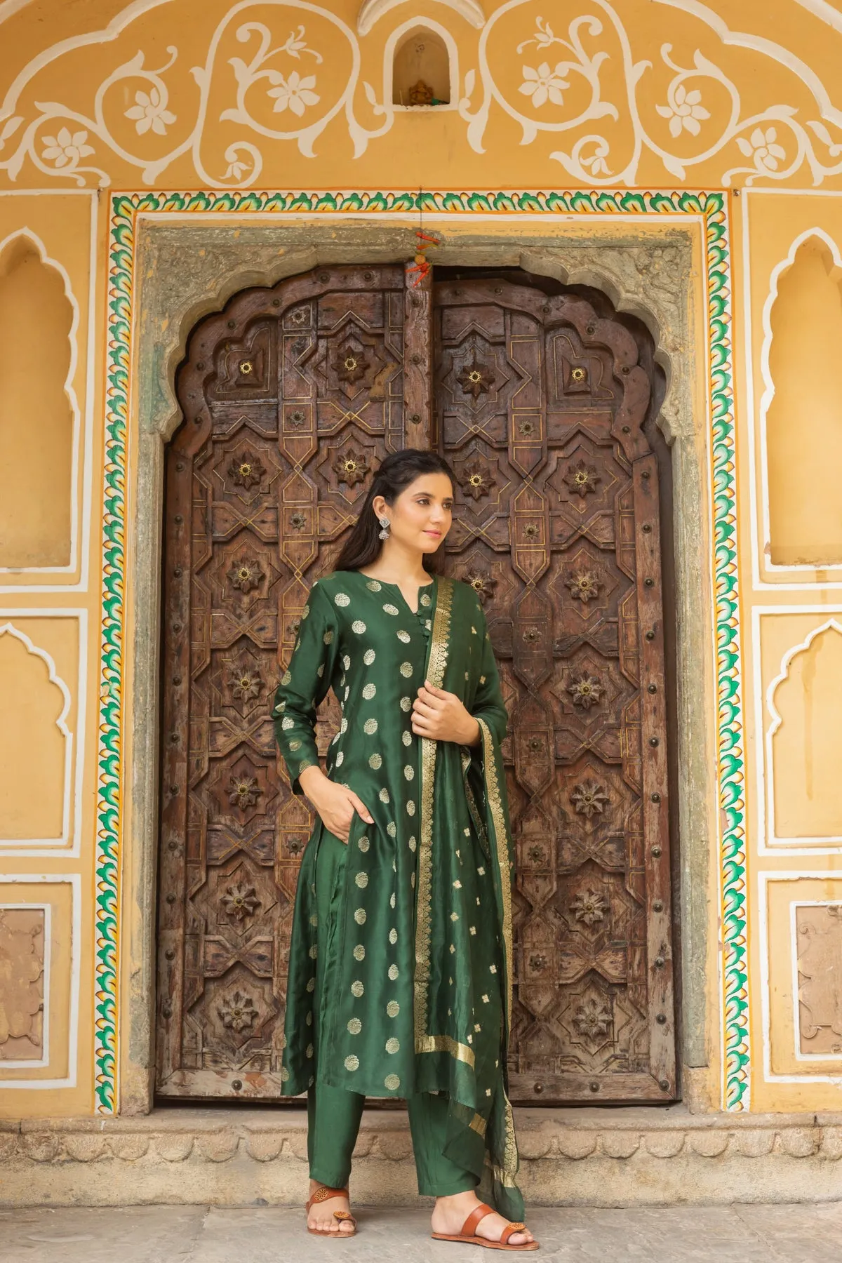 Diva Deep Green Jacquard Silk Kurta, Pants and Dupatta - Set