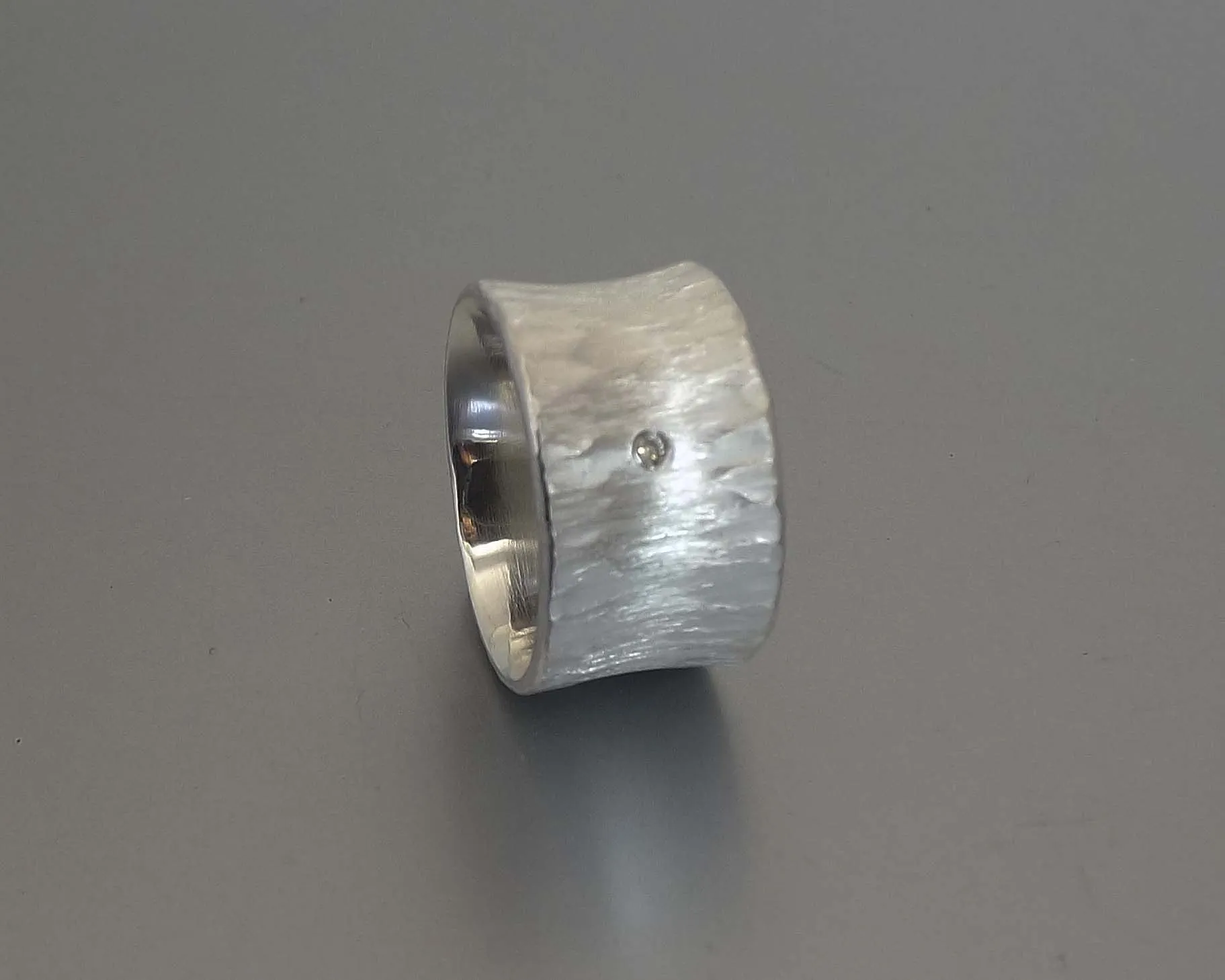 Hammered Flared Edge Band Ring with Diamond