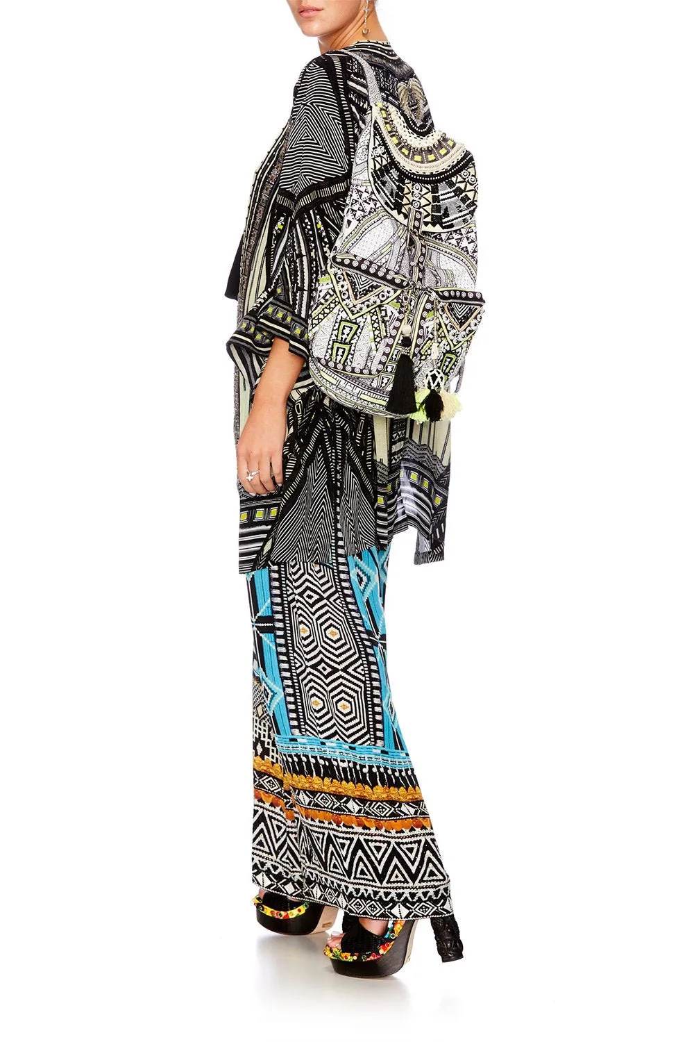 KIMONO WITH TIE BELT BETWEEN THE LINES