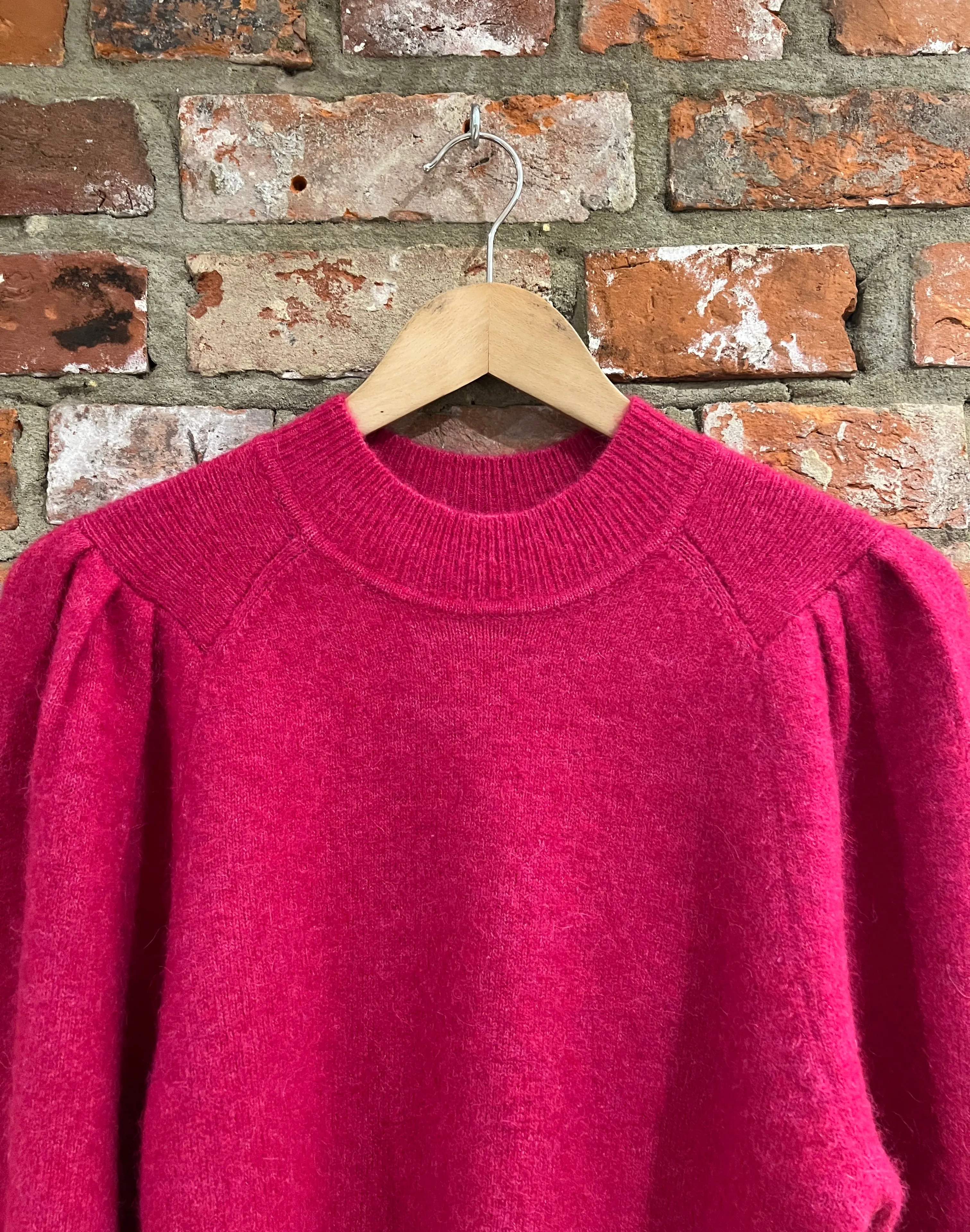 Onnie Pullover in Raspberry