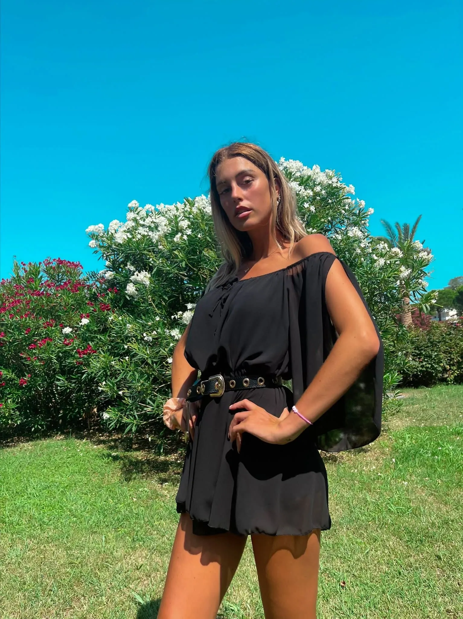 Tutina maniche velate scollo a barchetta
